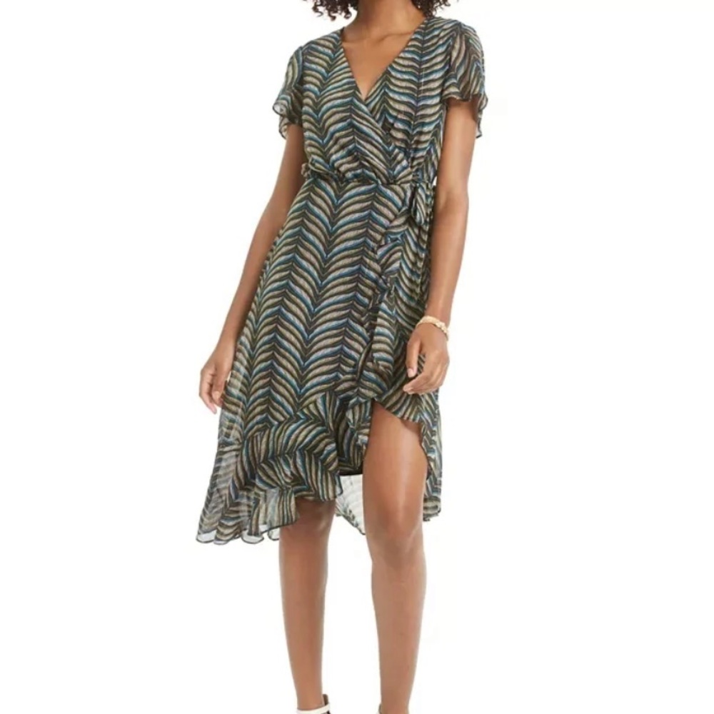 NWT City Studio Women's Belted Printed Short Sleeve V Neck Knee Length